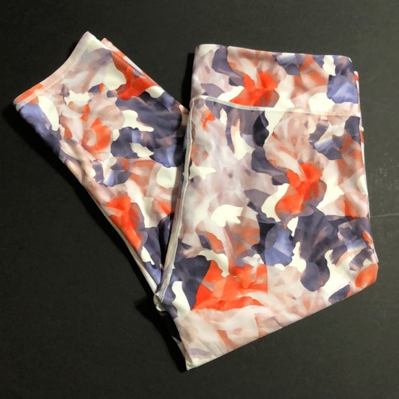 Fabletics Pants - Fabletics - mid rise powerhold capri leggings